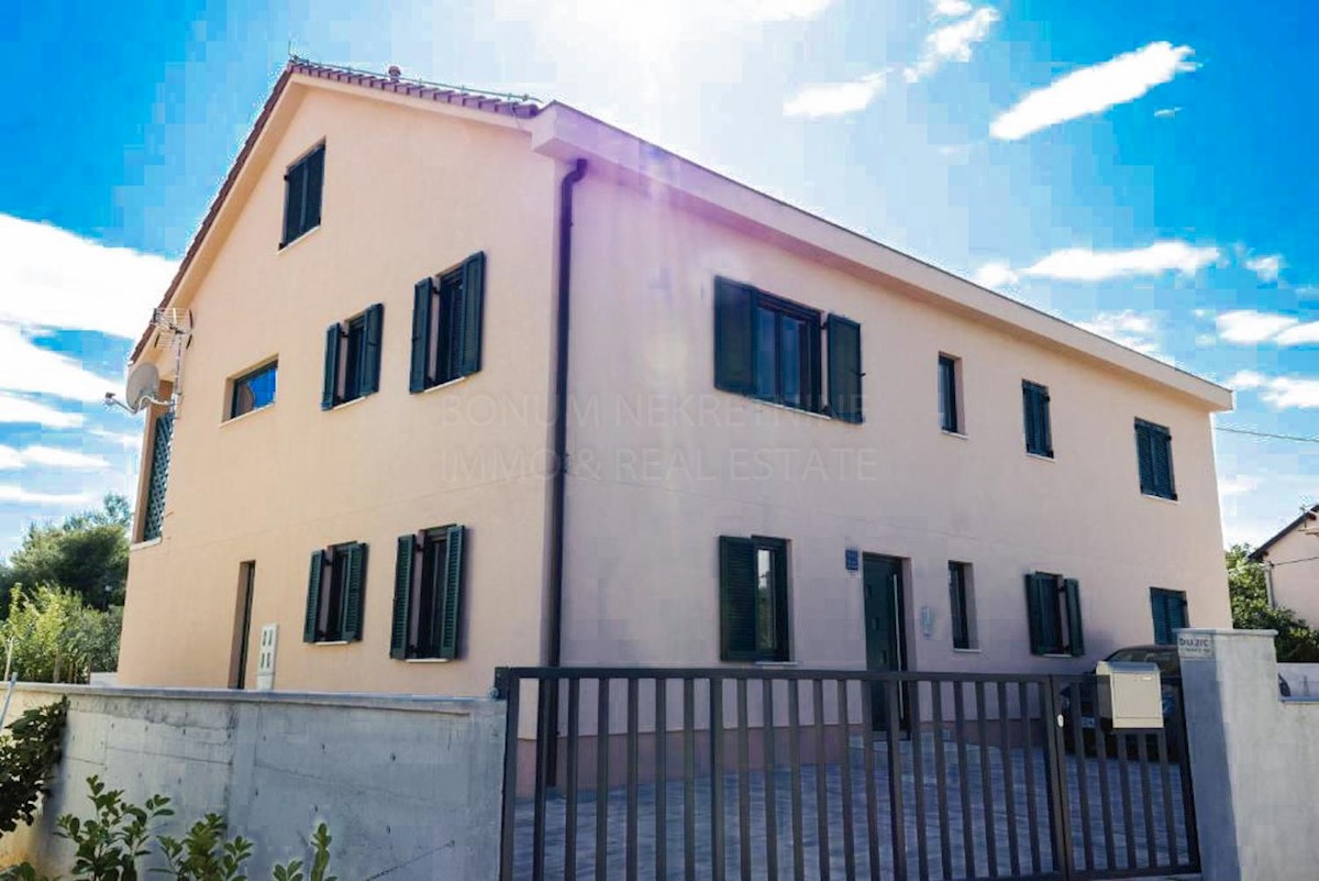 Maison À vendre - ŠIBENSKO-KNINSKA  TRIBUNJ 