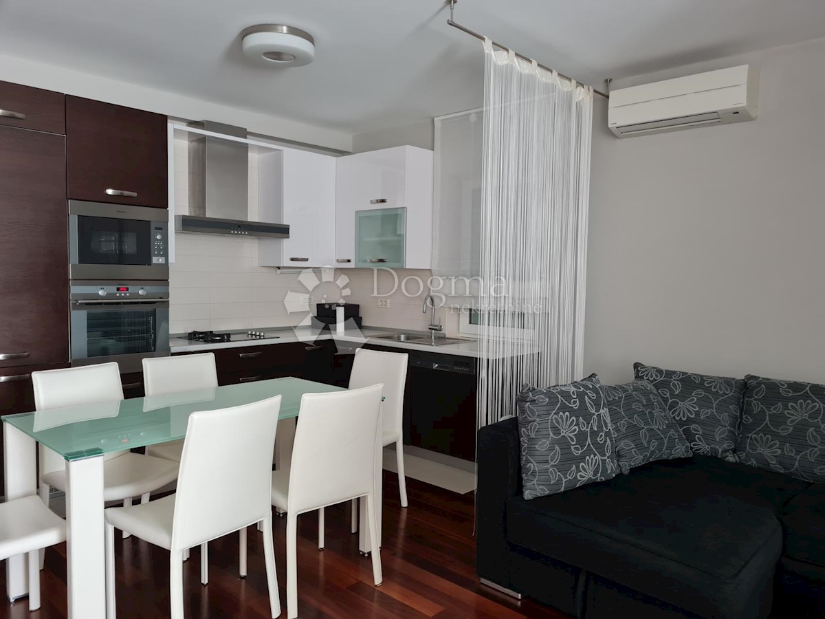 Apartment Zu vermieten - PRIMORSKO-GORANSKA  OPATIJA 