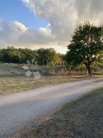 Zemljište na prodaju 964 m² – Karojba