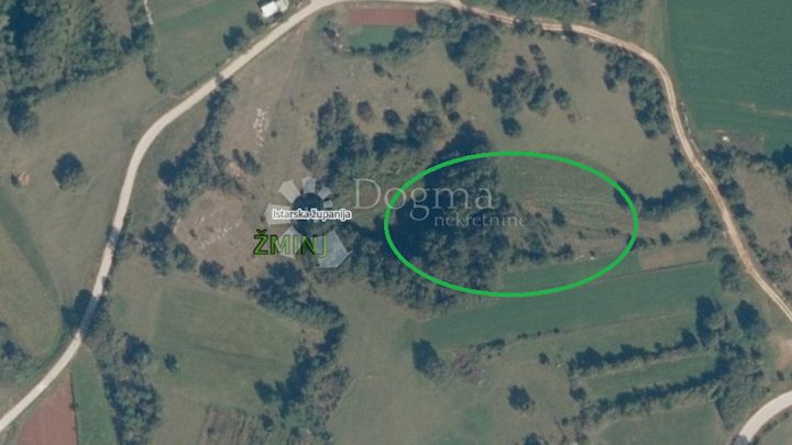 Pozemok na predaj 13225 m² – Cere