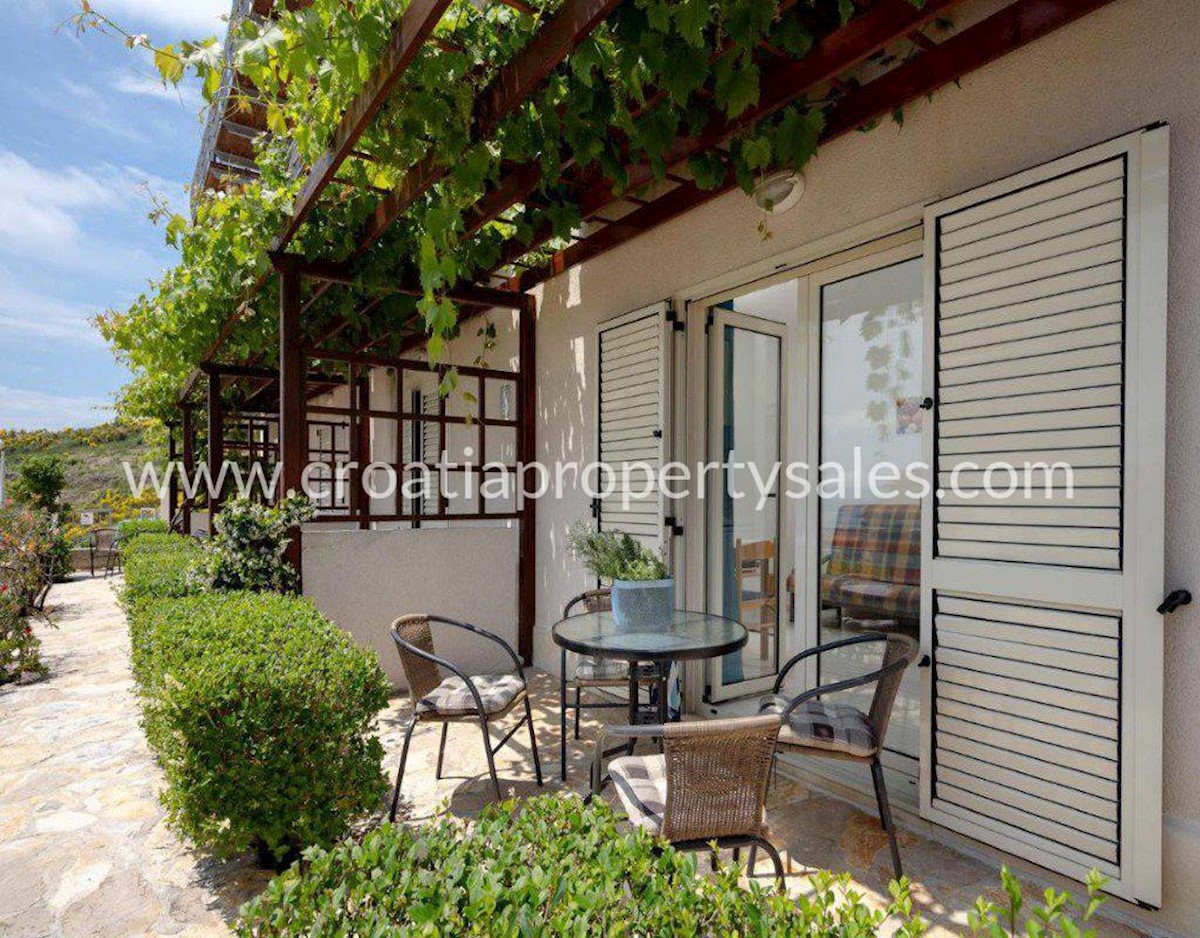 House For sale - SPLITSKO-DALMATINSKA  BRAČ 