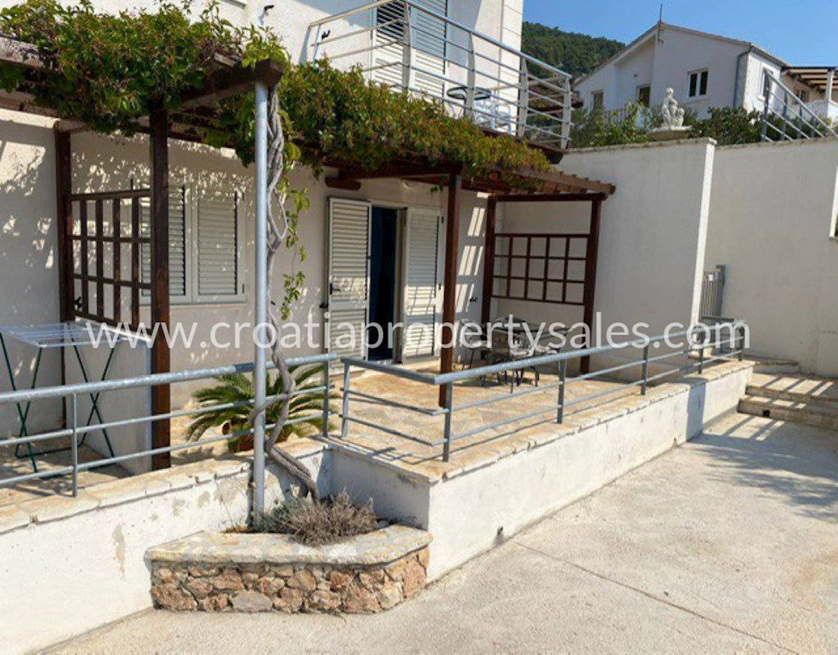 House For sale - SPLITSKO-DALMATINSKA  BRAČ 