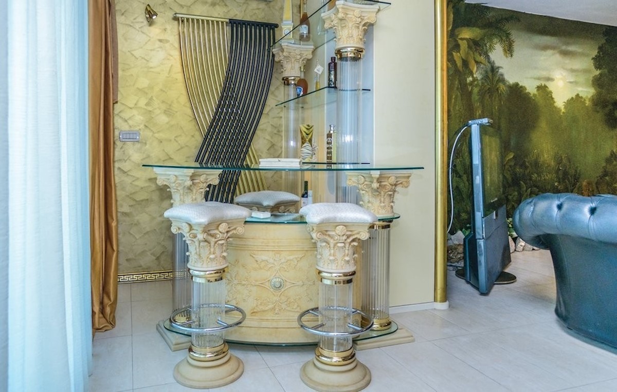 Hiša Na predaj - SPLITSKO-DALMATINSKA Makarska