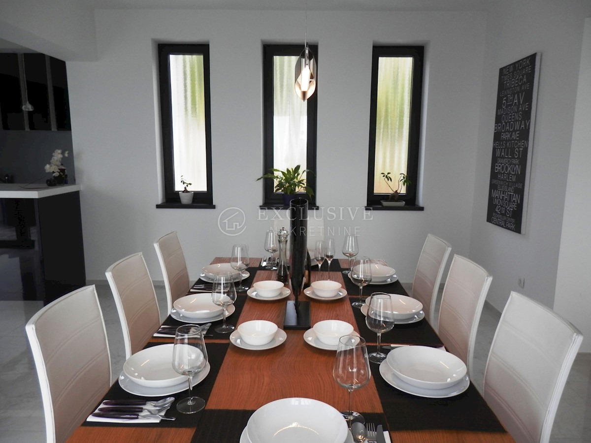 Haus Zu verkaufen - PRIMORSKO-GORANSKA  KASTAV 