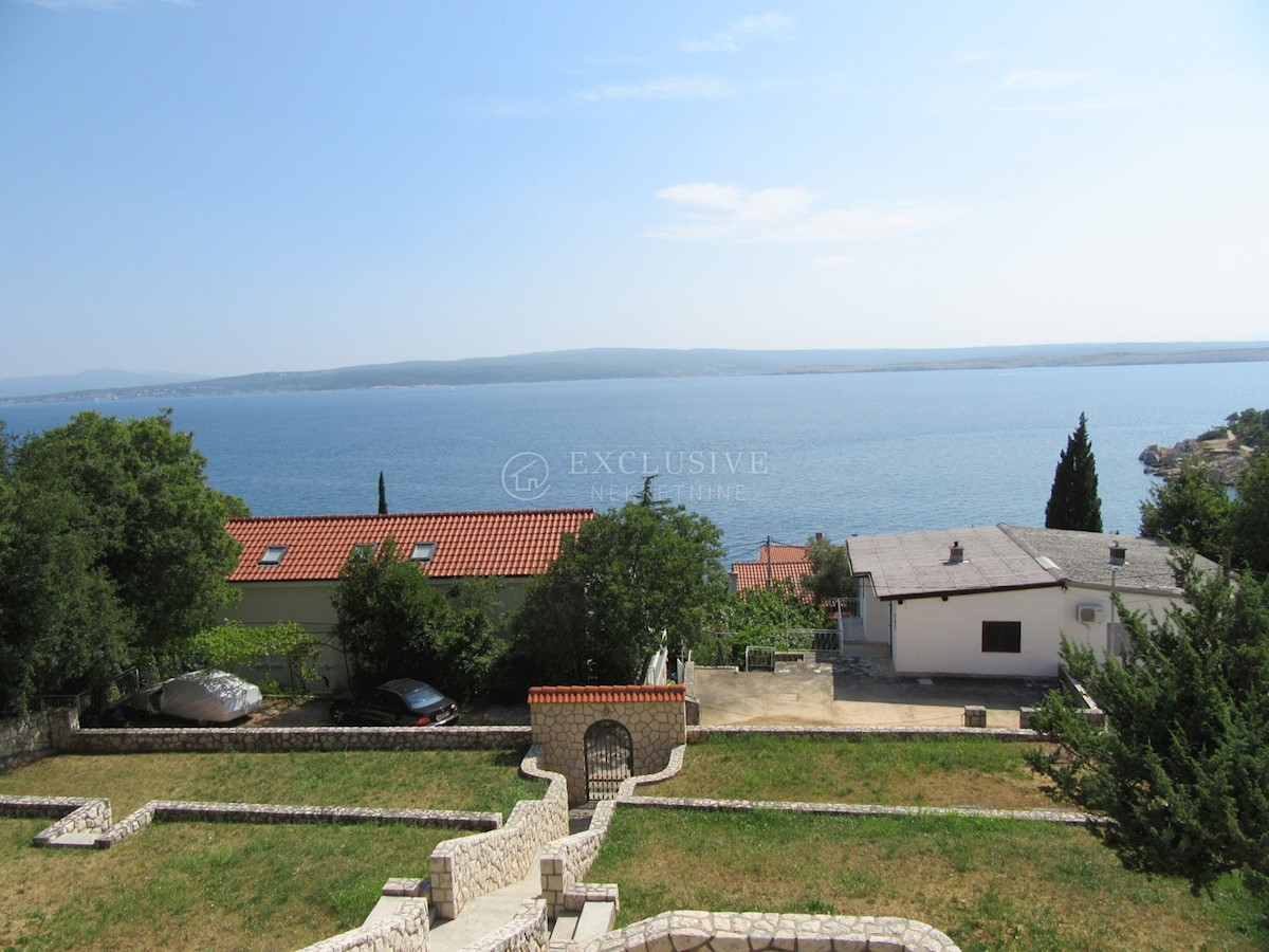 Dom Na predaj - PRIMORSKO-GORANSKA  CRIKVENICA 