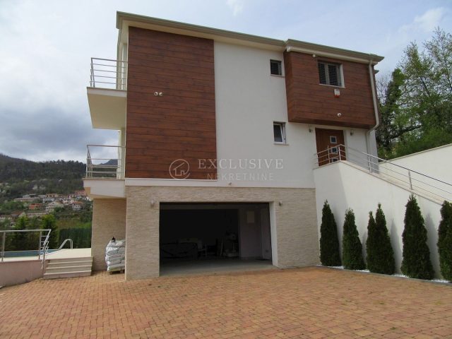 Casa in vendita 275 m² – Poljane