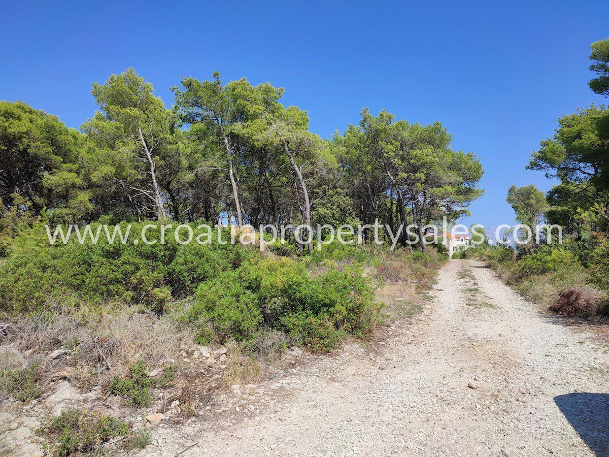 Land For sale - SPLITSKO-DALMATINSKA  BRAČ 