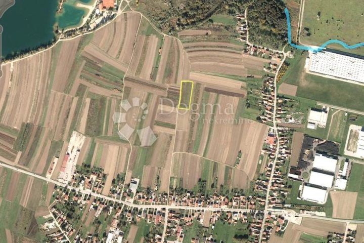 Działka na sprzedaż 6960 m² – Trnovec