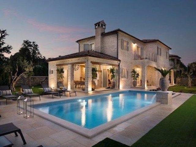 Dom na predaj 359 m² – Ladići