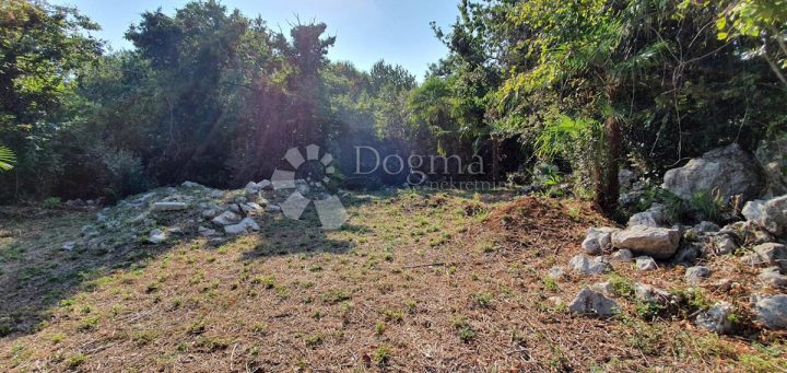Zemljište na prodaju 1800 m² – Pobri