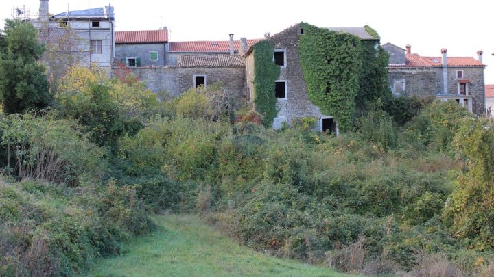 Hiša na predaj 460 m² – Buje