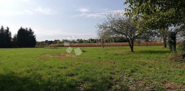 Parcela na predaj 4153 m² – Okrugli Vrh