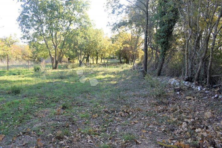 Zemljište na prodaju 1015 m² – Medulin