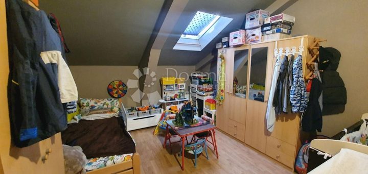 House for sale 550 m² – Roč
