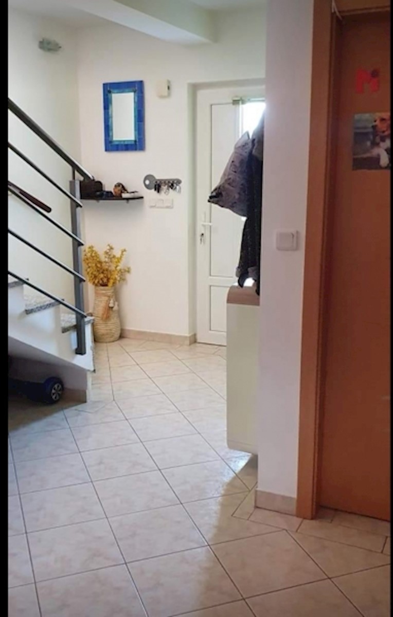 Stan Na prodaju - PRIMORSKO-GORANSKA  KRK 