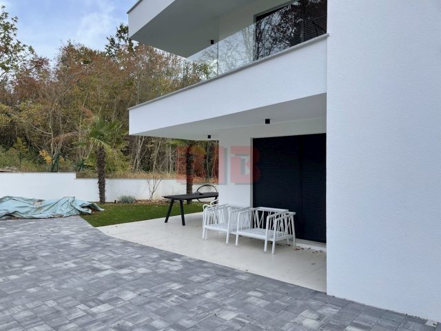 Flat for sale 106 m² – Njivice