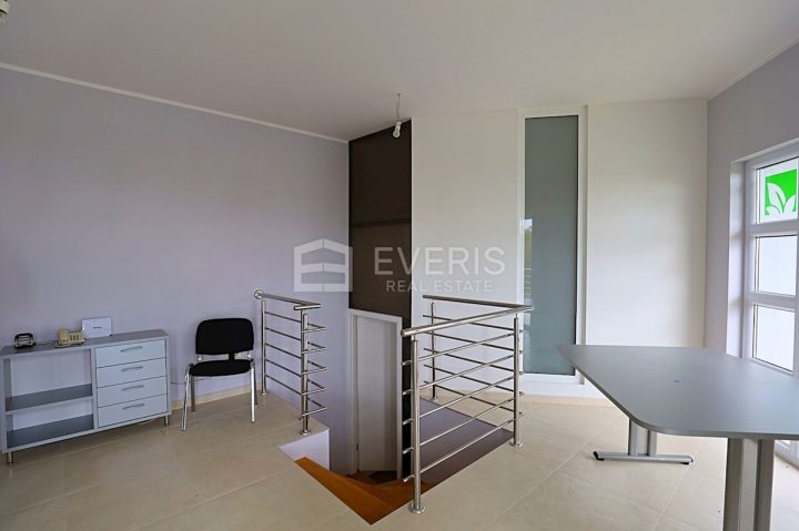 Commerciale in vendita 149 m² – Brestovice