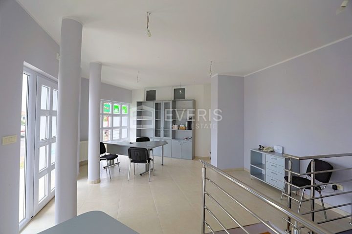 Commerciale in vendita 113 m² – Brestovice