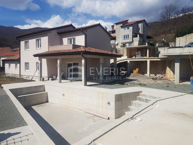 Kuća na prodaju 167 m² – Bregi