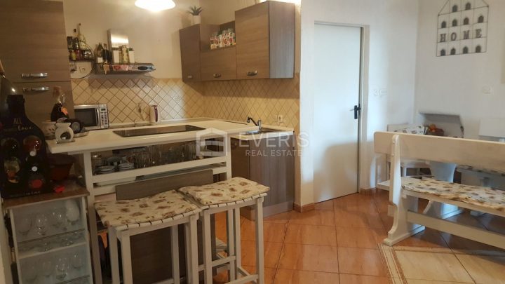 Kuća na prodaju 370 m² – Kastav