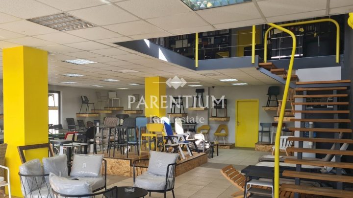 Poslovni prostor na prodaju 543 m² – Poreč