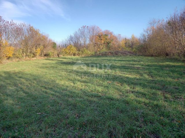 Działka na sprzedaż 450 m² – Kras