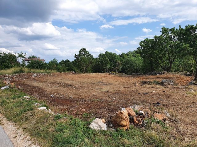 Pozemok na predaj 712 m² – Buje