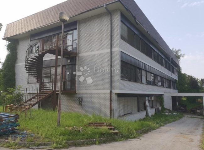 Komerční na prodej 2000 m² – Karlovac