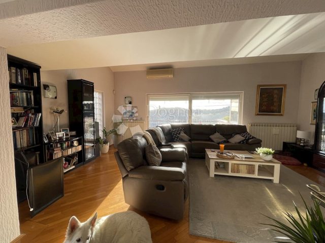 Maison à vendre 240 m² – Škurinje
