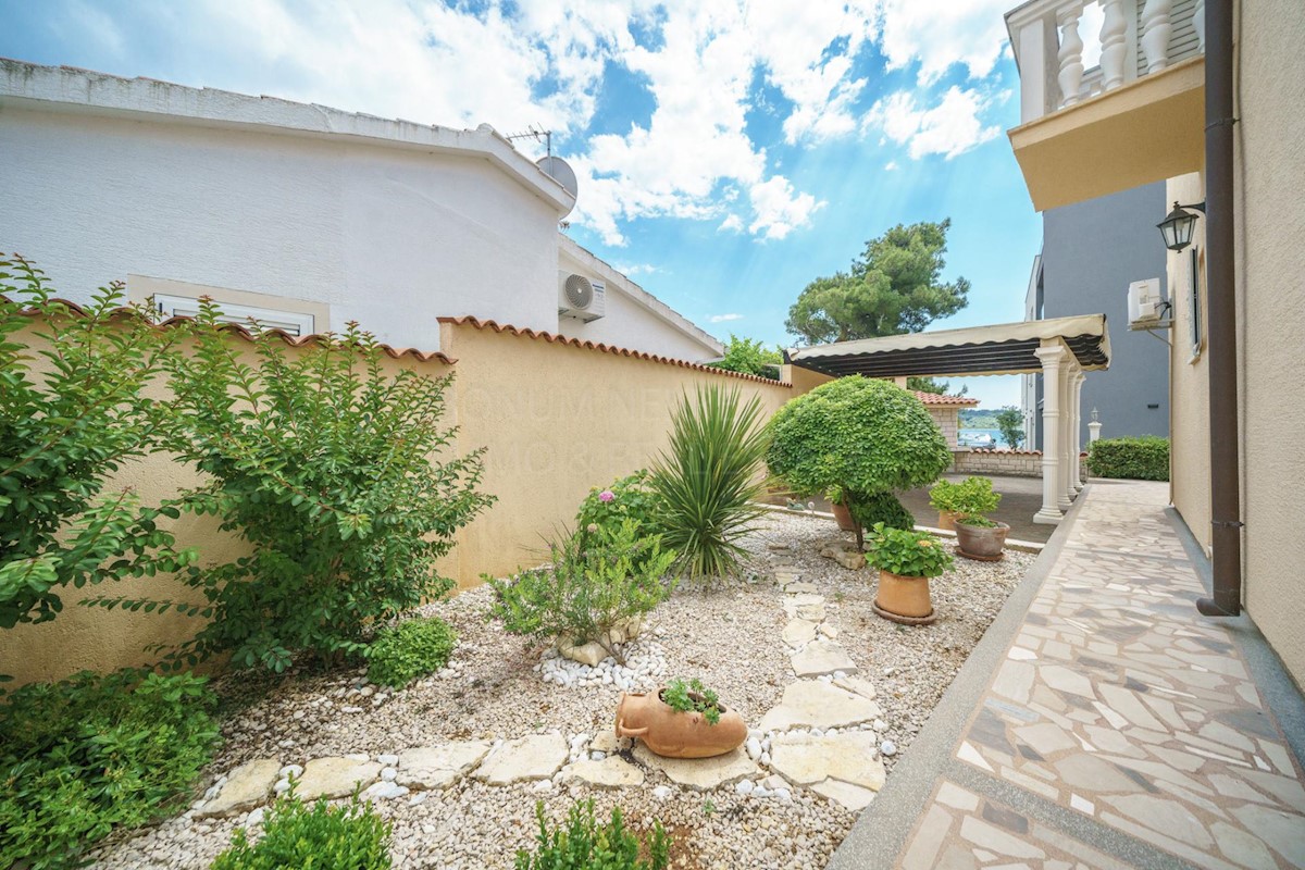 Haus Zu verkaufen - ŠIBENSKO-KNINSKA  VODICE 