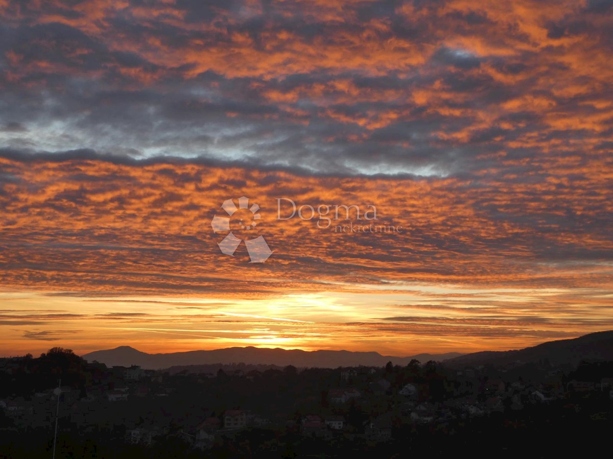Hiša Na predaj - GRAD ZAGREB  ZAGREB 