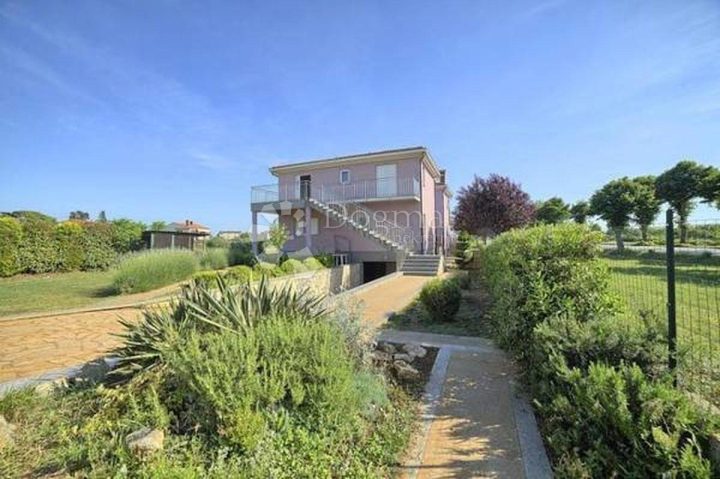 Maison à vendre 531 m² – Vodnjan