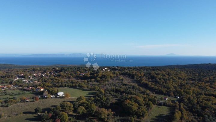 Terreno in vendita 687 m² – Pavićini