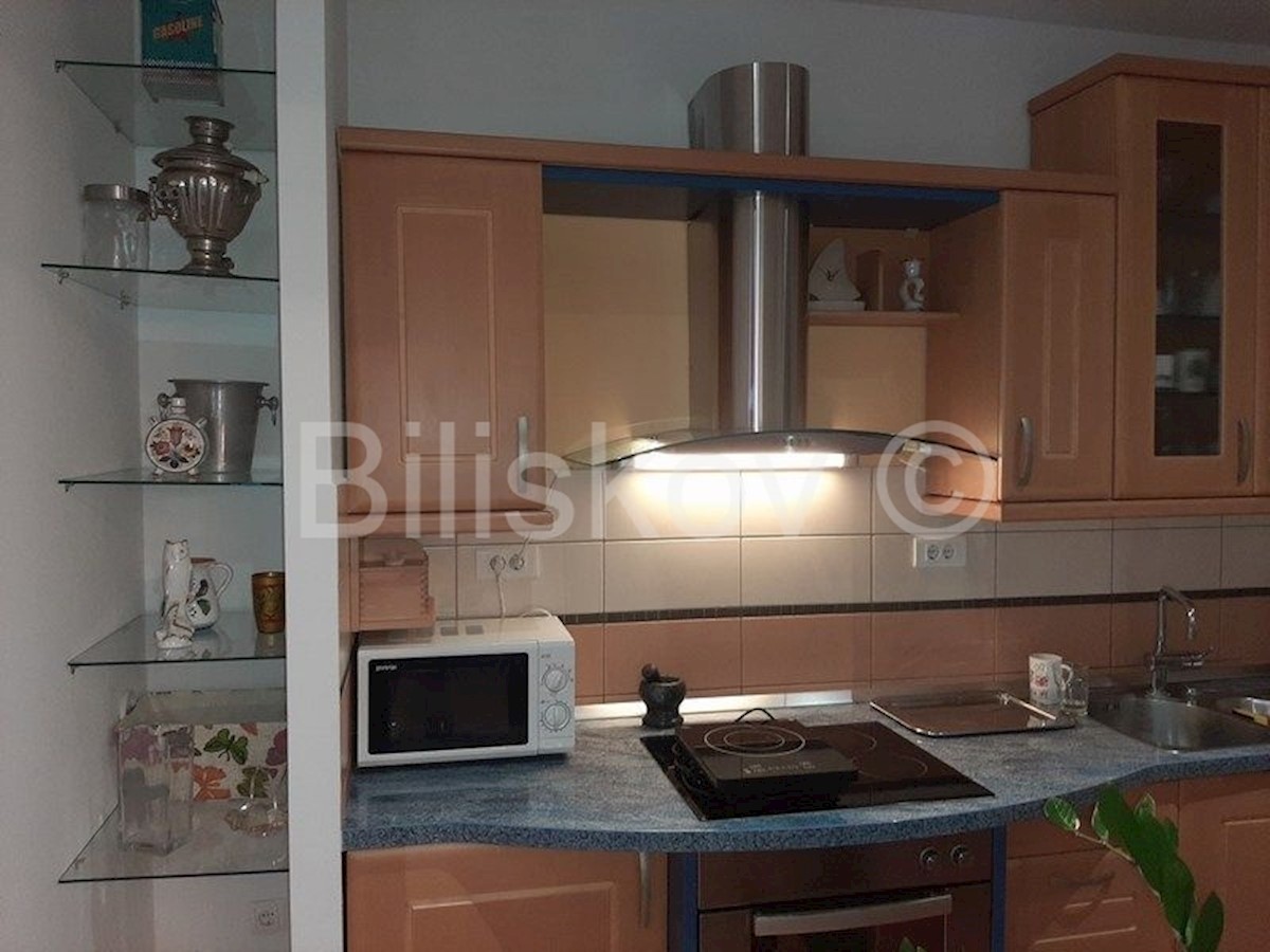 Appartement À louer - SPLITSKO-DALMATINSKA  SPLIT 