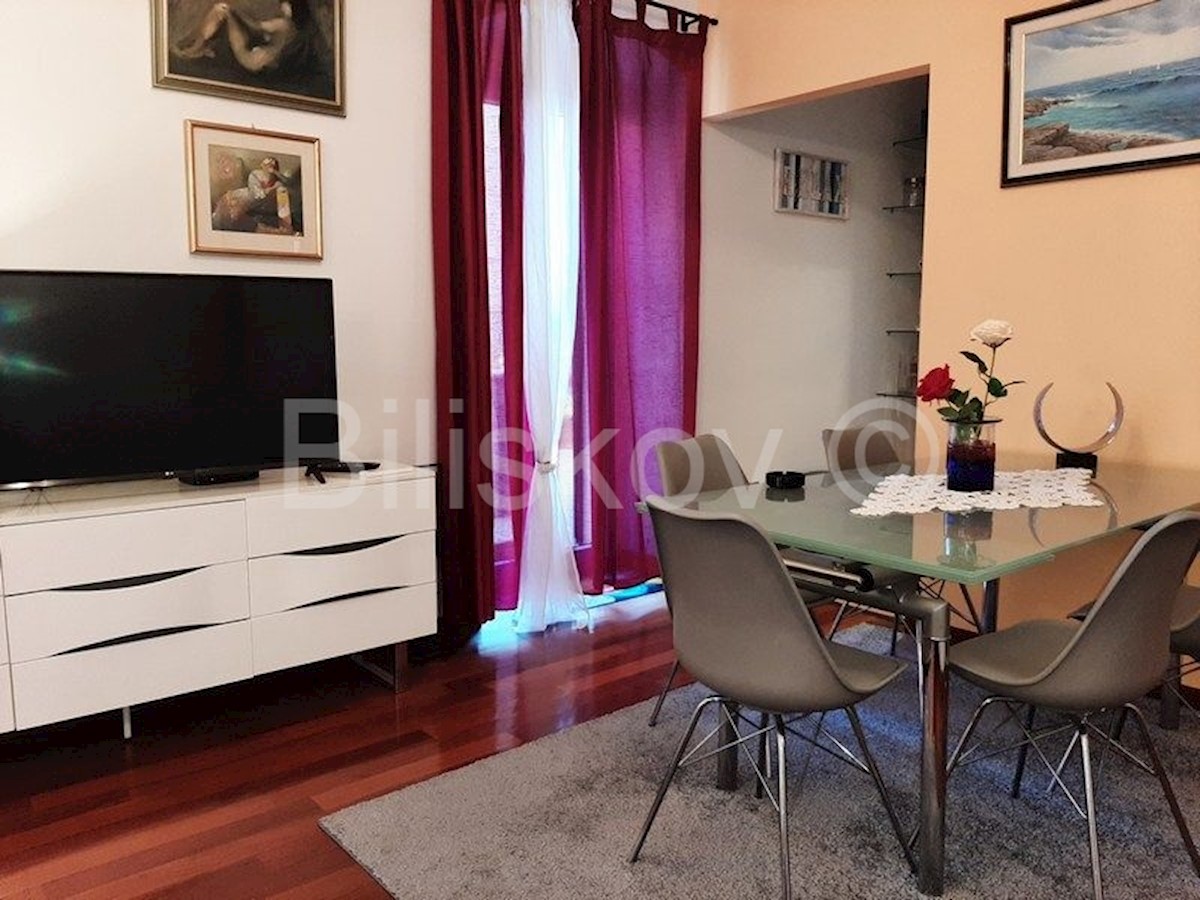 Appartement À louer - SPLITSKO-DALMATINSKA  SPLIT 