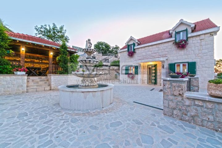 Haus zu verkaufen 140 m² – Makarska