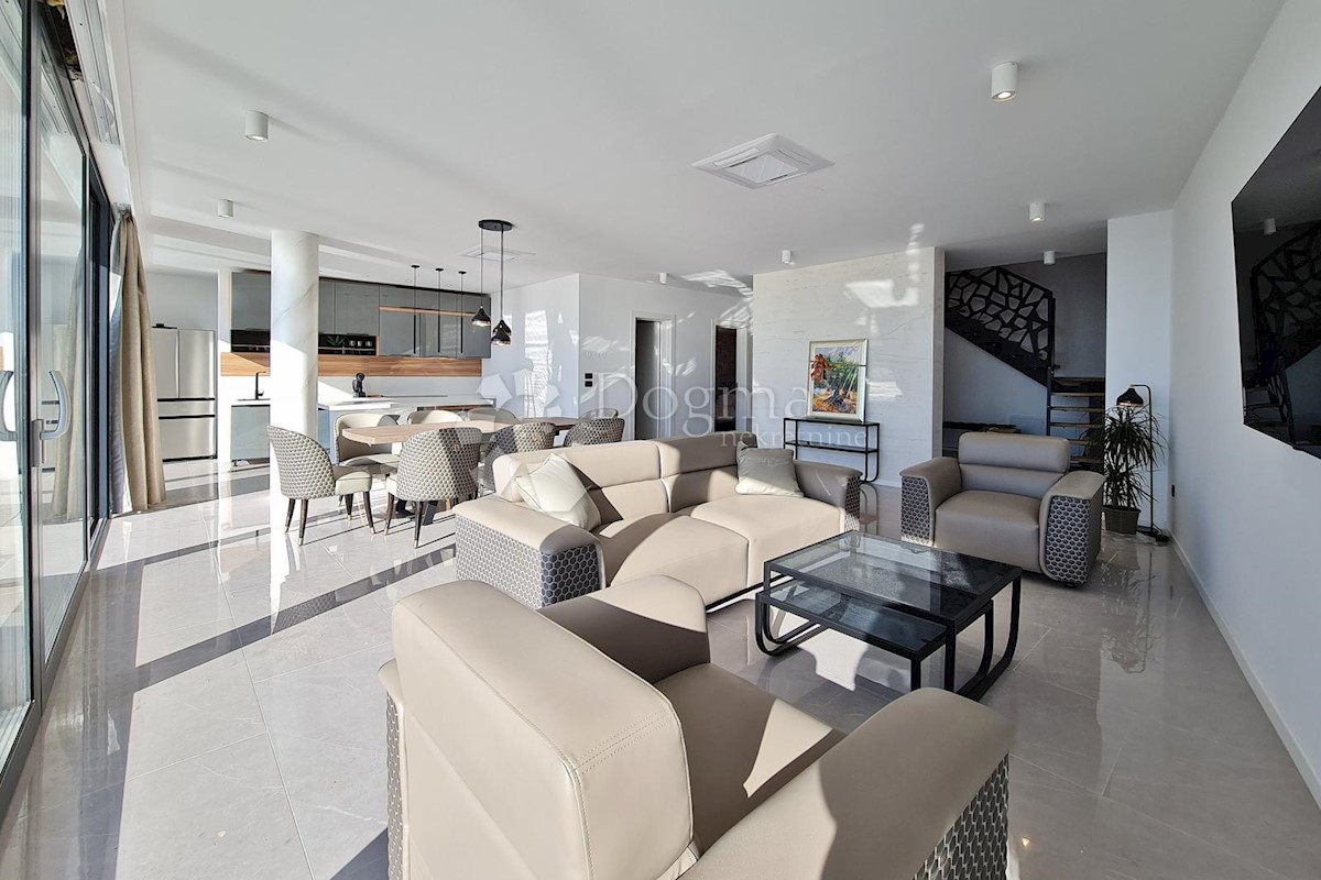 Casa In vendita - PRIMORSKO-GORANSKA  CRIKVENICA 