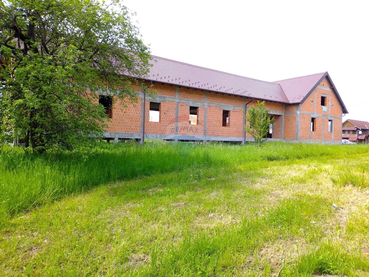 Business premises For sale - SISAČKO-MOSLAVAČKA  LEKENIK 