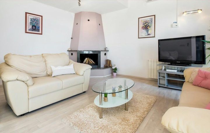 Hiša na predaj 380 m² – Omiš