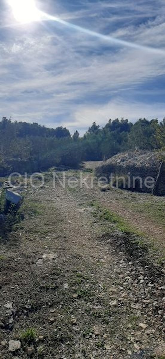 Land For sale - SPLITSKO-DALMATINSKA  BRAČ 