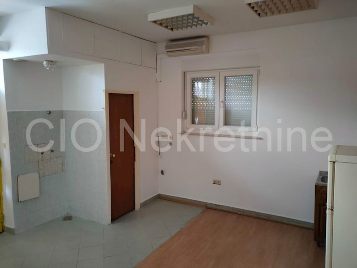 Business premises For rent - SPLITSKO-DALMATINSKA  SPLIT 