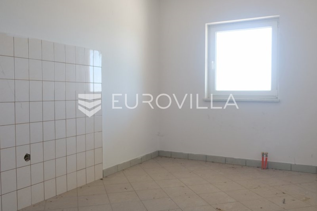 House For sale - ZAGREBAČKA  DUBRAVA 