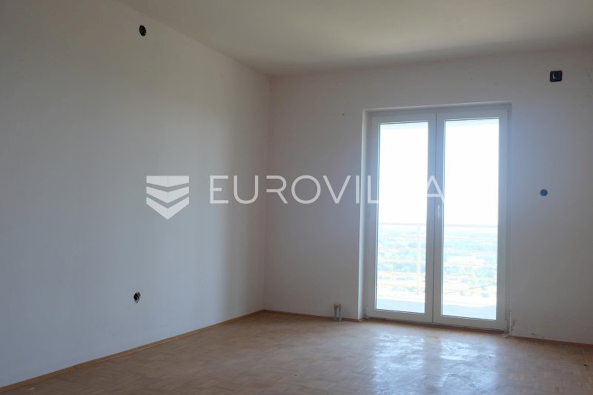 House For sale - ZAGREBAČKA  DUBRAVA 