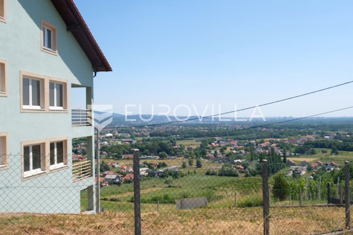 House For sale - ZAGREBAČKA  DUBRAVA 