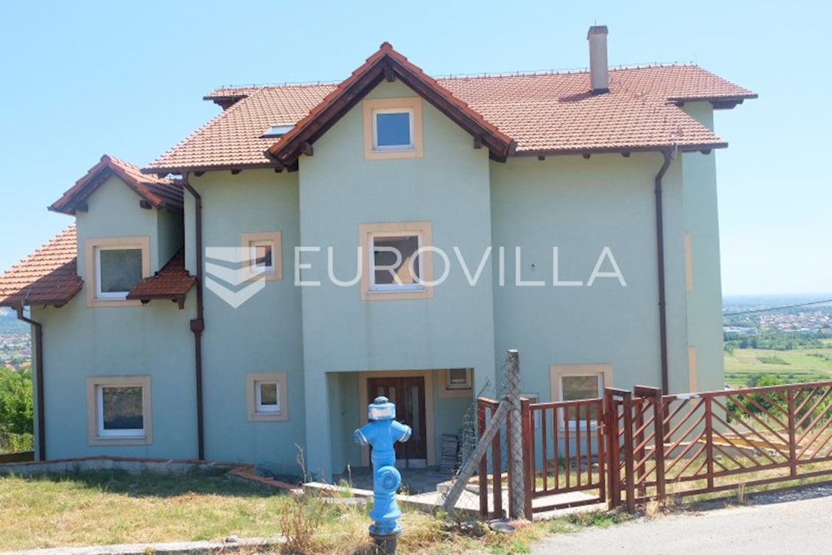 House For sale - ZAGREBAČKA  DUBRAVA 