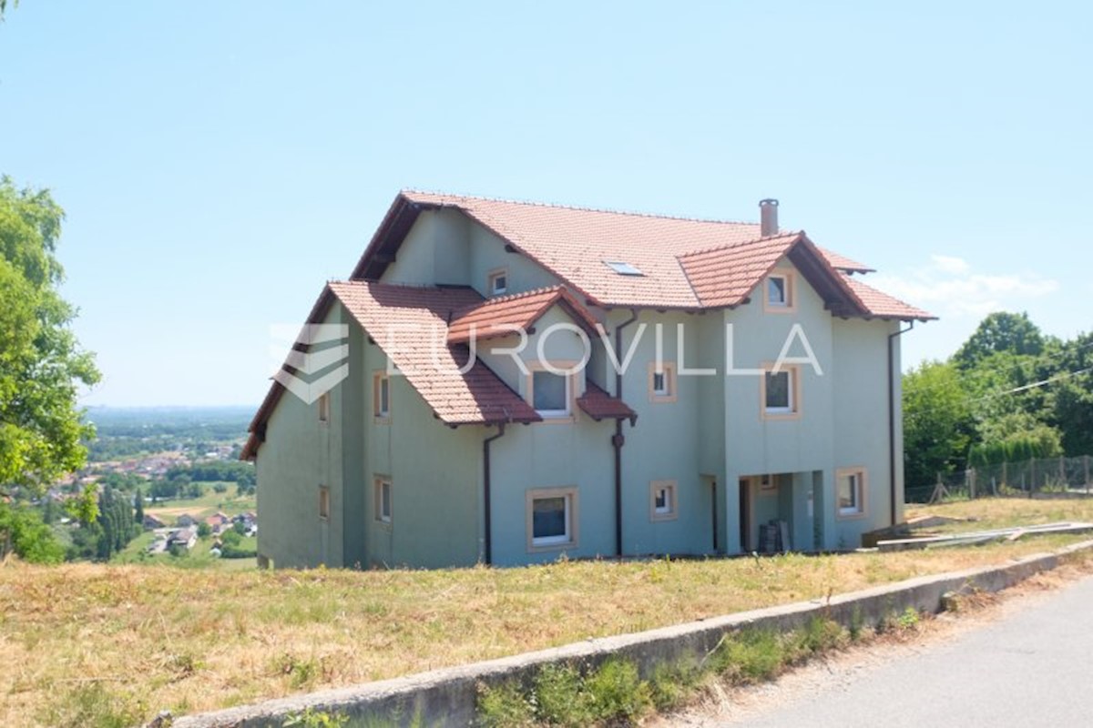 House For sale - ZAGREBAČKA  DUBRAVA 