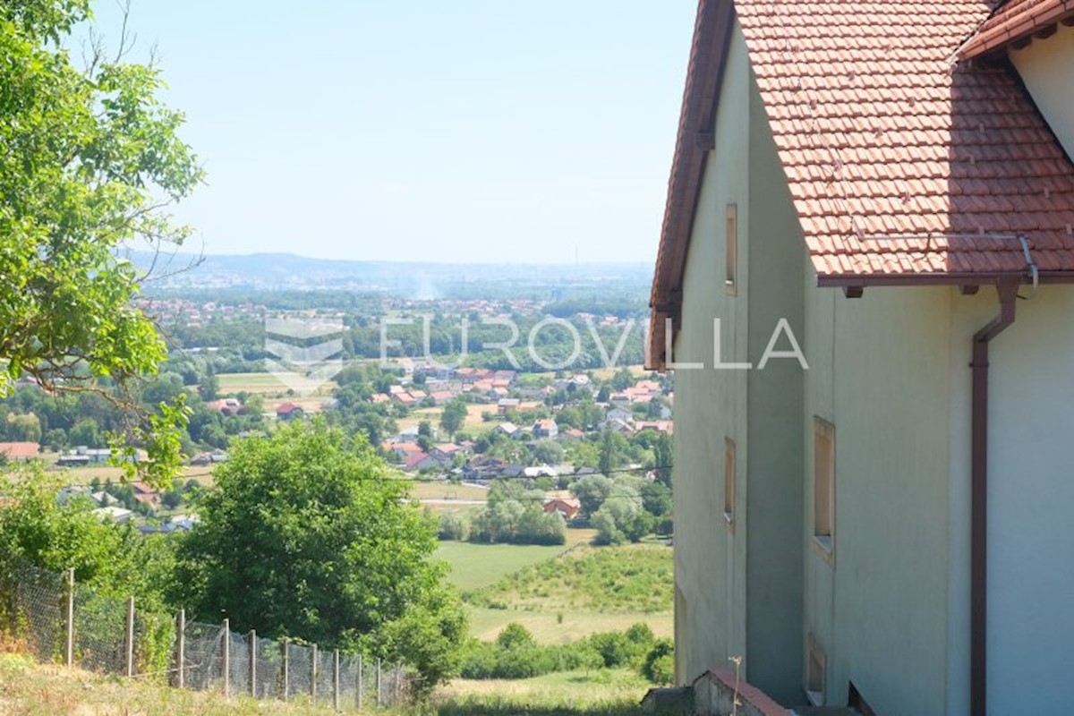 House For sale - ZAGREBAČKA  DUBRAVA 