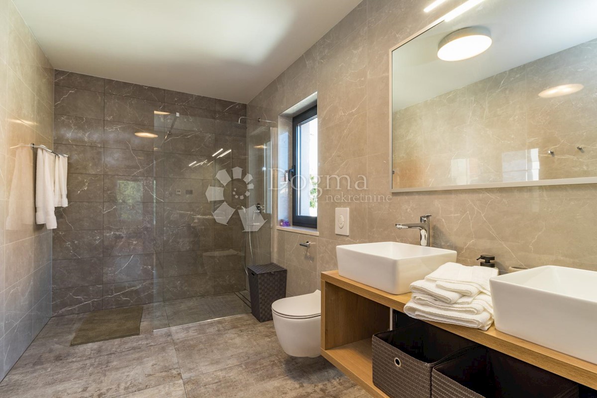 Casa In vendita - ISTARSKA  LIŽNJAN 