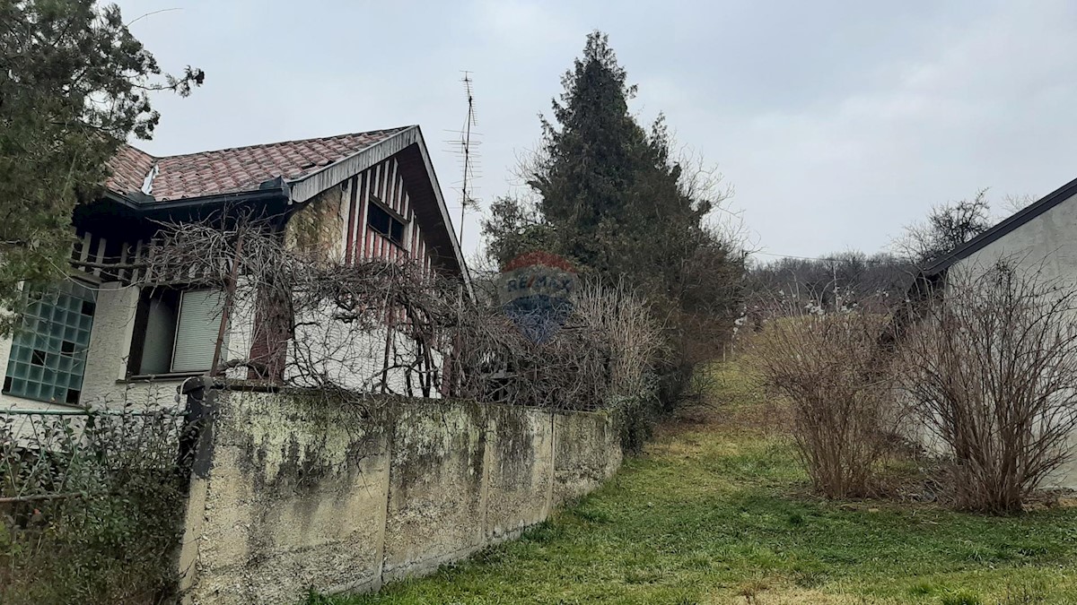 Działka Na sprzedaż - GRAD ZAGREB  ZAGREB 