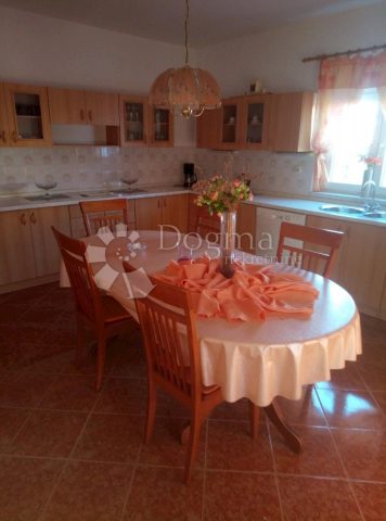 Kuća na prodaju 110 m² – Ližnjan
